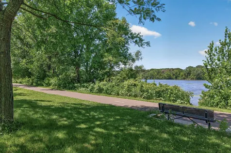 3034 Edgewater Drive Woodbury MN 55125
