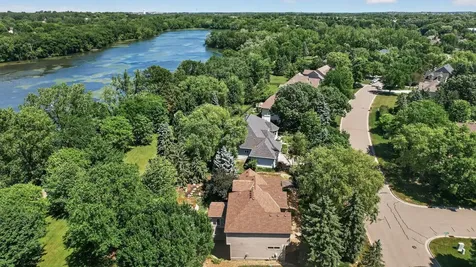 3034 Edgewater Drive Woodbury MN 55125