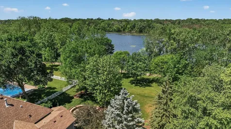 3034 Edgewater Drive Woodbury MN 55125