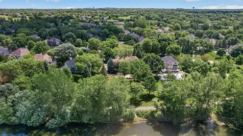 3034 Edgewater Drive Woodbury MN 55125