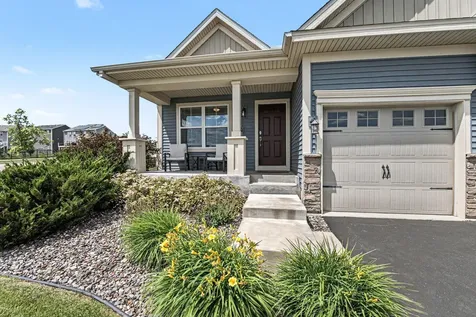 1321 Chestnut Circle Carver MN 55315