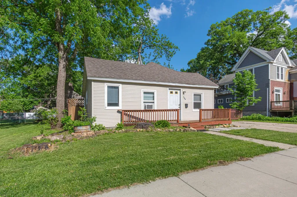 109 Florence Street Mankato MN 56001