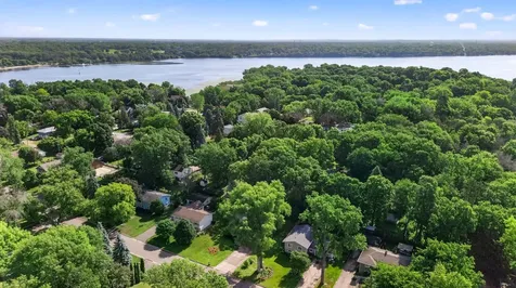 2705 Larch Lane N Plymouth MN 55441