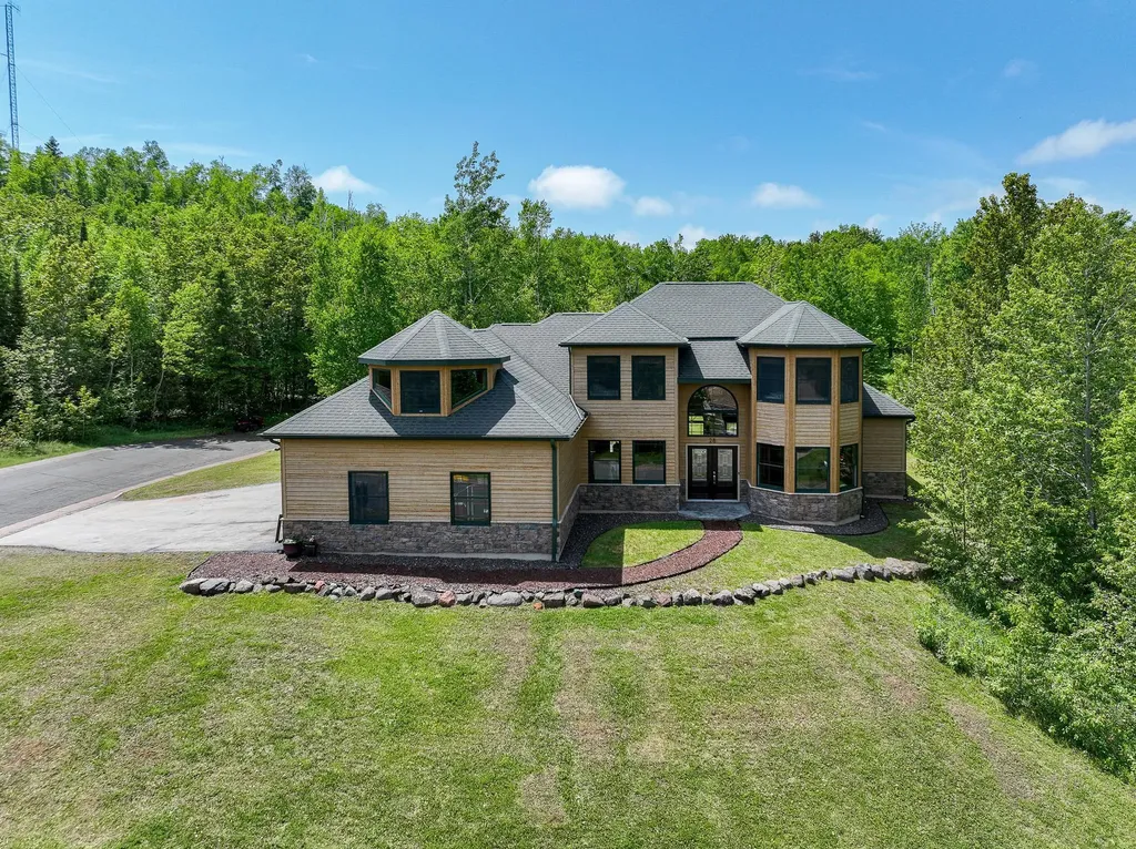 28 Quincy Drive Silver Bay MN 55614