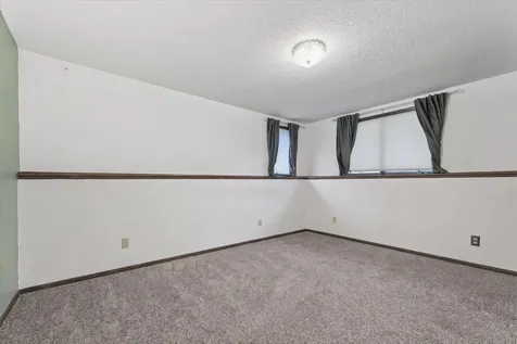8173 112th Street NW Annandale MN 55302
