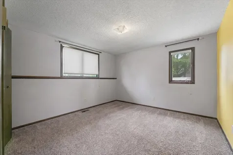 8173 112th Street NW Annandale MN 55302