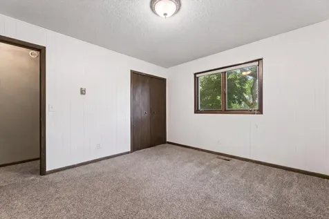 8173 112th Street NW Annandale MN 55302