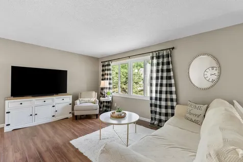 3859 Dolomite Drive Eagan MN 55122