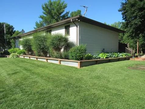 28 Linden Lane Blue Earth MN 56013