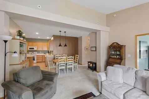 2013 Stahlke Way Chaska MN 55318