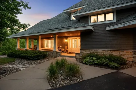 914 Jewel Avenue N Lake Elmo MN 55042