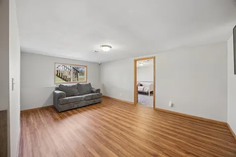 4225 124th Avenue Clear Lake MN 55319