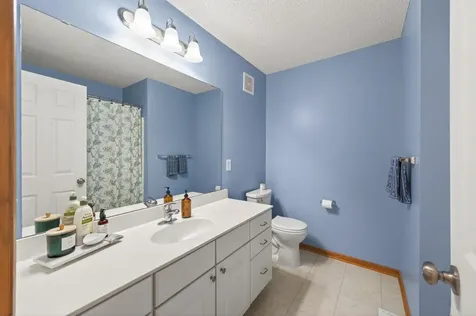 7606 11th Street N Oakdale MN 55128
