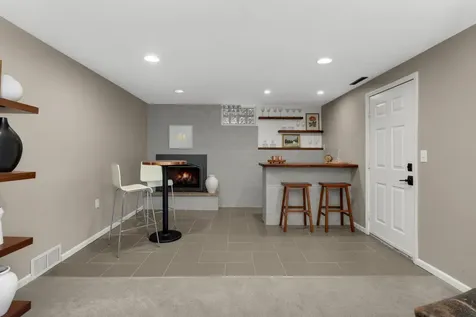 2884 W Owasso Boulevard Roseville MN 55113