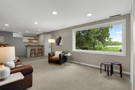 2884 W Owasso Boulevard Roseville MN 55113