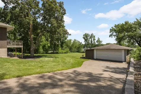 2884 W Owasso Boulevard Roseville MN 55113