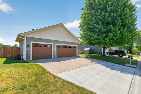 13625 Zarthan Avenue S Savage MN 55378
