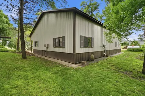 33315 Sand Prairie Lane Le Sueur MN 56058