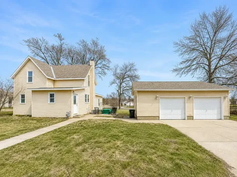 672 S Anna Avenue Lake Crystal MN 56055