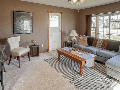 672 S Anna Avenue Lake Crystal MN 56055