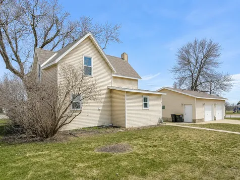 672 S Anna Avenue Lake Crystal MN 56055