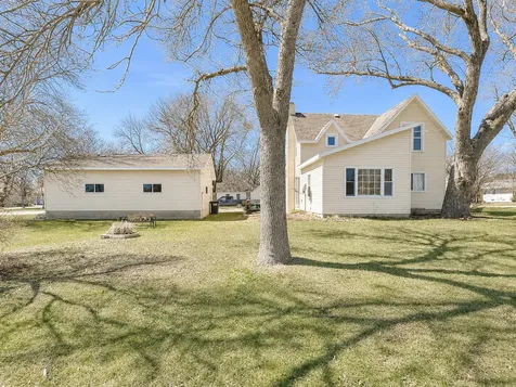 672 S Anna Avenue Lake Crystal MN 56055
