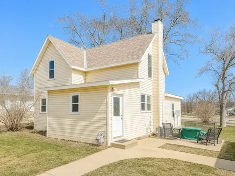 672 S Anna Avenue Lake Crystal MN 56055