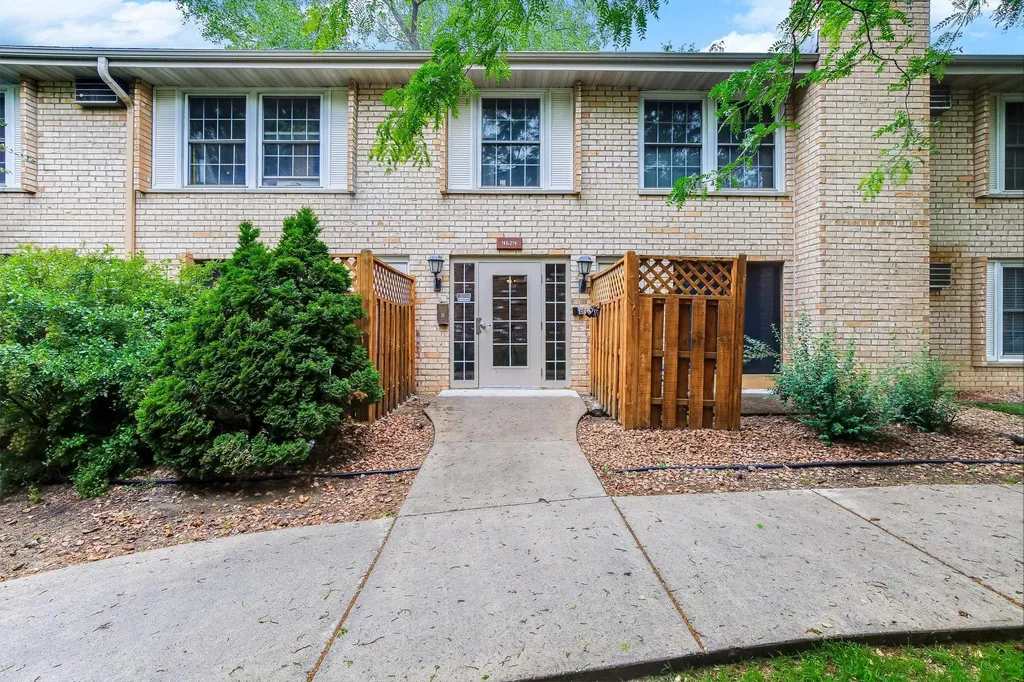 4624 Cedar Lake Road S Saint Louis Park MN 55416