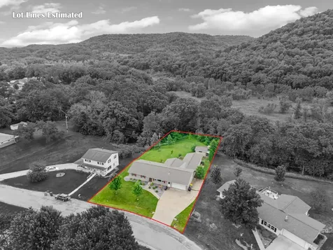 1497 Claudia Avenue La Crescent MN 55947