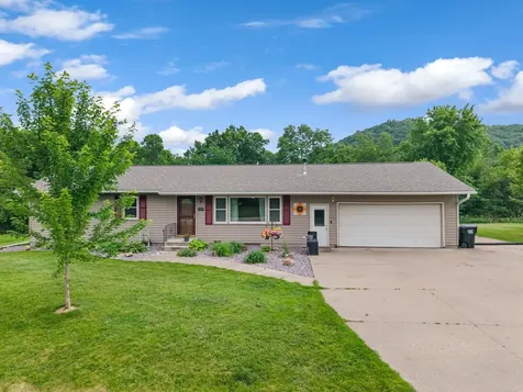 1497 Claudia Avenue La Crescent MN 55947
