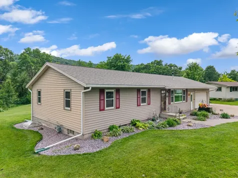 1497 Claudia Avenue La Crescent MN 55947