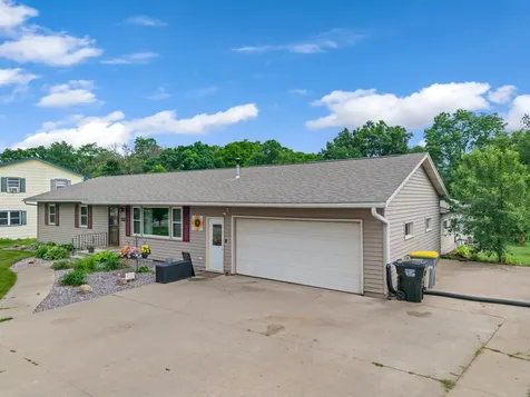 1497 Claudia Avenue La Crescent MN 55947