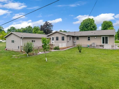 1497 Claudia Avenue La Crescent MN 55947