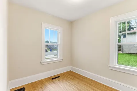 1812 Minnehaha Avenue E Saint Paul MN 55119