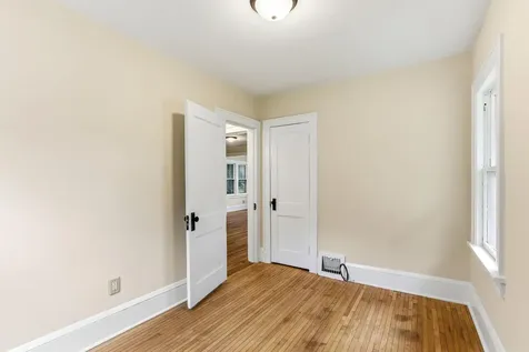1812 Minnehaha Avenue E Saint Paul MN 55119