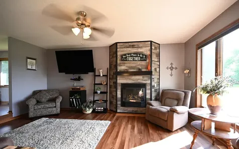 2161 Colburn Drive Shakopee MN 55379