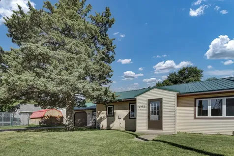 302 Squire Avenue Raymond MN 56282