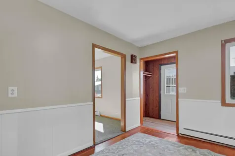 302 Squire Avenue Raymond MN 56282