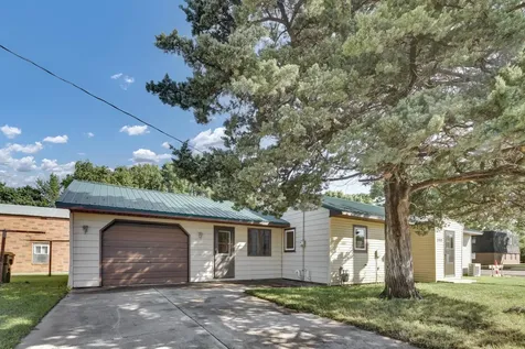 302 Squire Avenue Raymond MN 56282