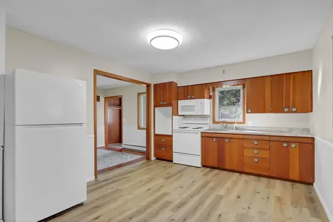 302 Squire Avenue Raymond MN 56282
