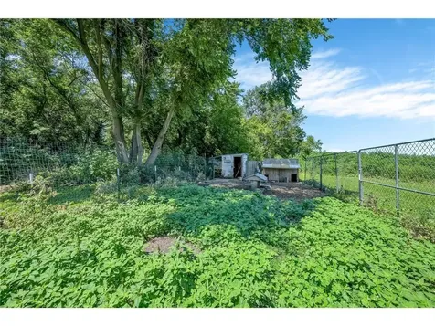 14089 430th Avenue Blue Earth MN 56013