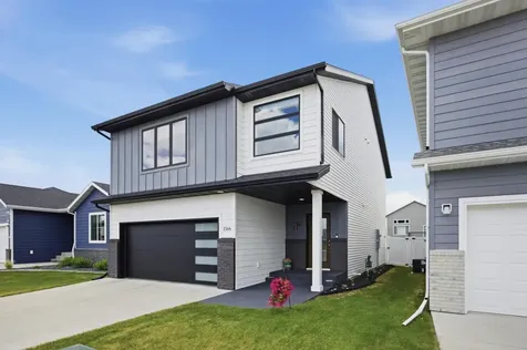 1566 66th Avenue S Fargo ND 58104