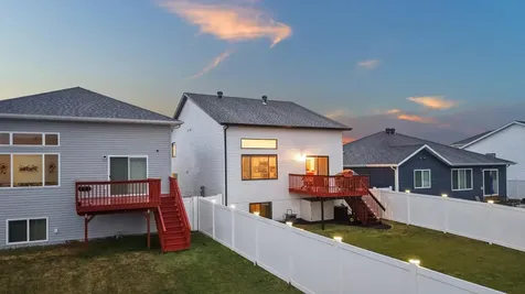 1566 66th Avenue S Fargo ND 58104