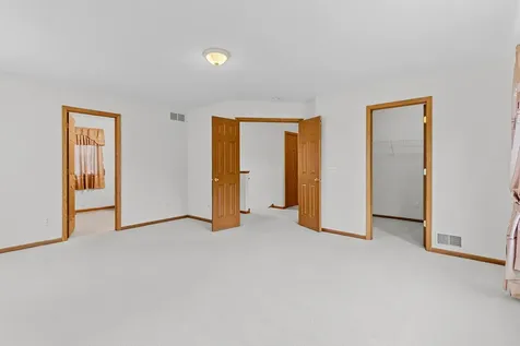2253 118th Avenue NE Blaine MN 55449