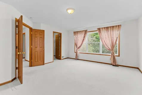 2253 118th Avenue NE Blaine MN 55449