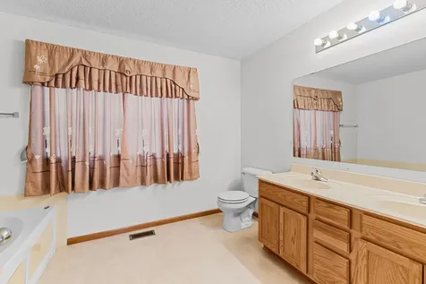 2253 118th Avenue NE Blaine MN 55449