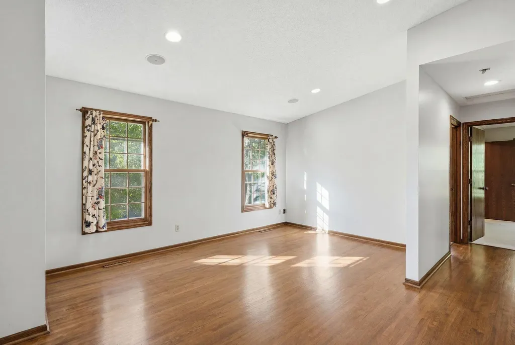 785 Santa Vera Drive Chanhassen MN 55317