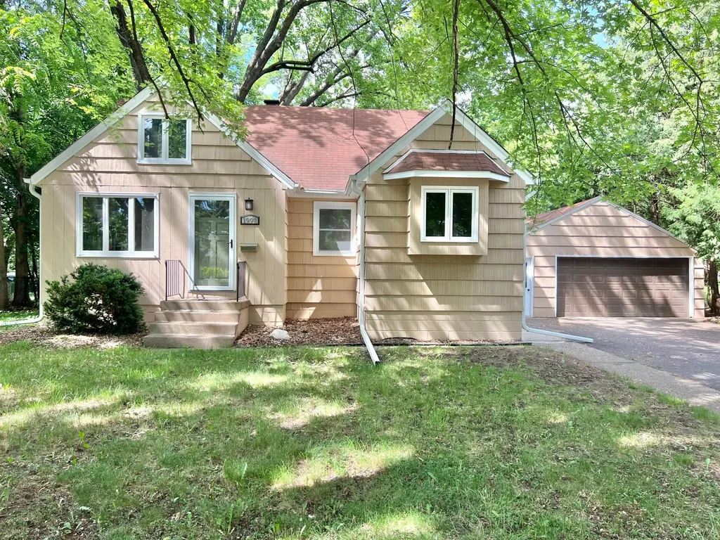 1993 9th Street White Bear Lake MN 55110