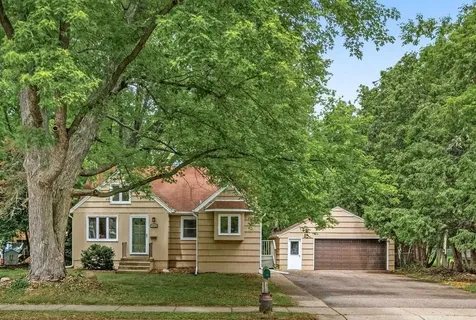 1993 9th Street White Bear Lake MN 55110