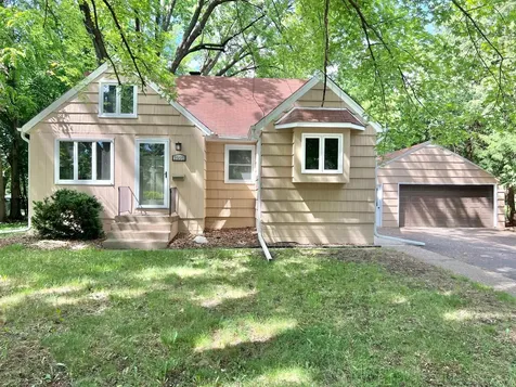 1993 9th Street White Bear Lake MN 55110